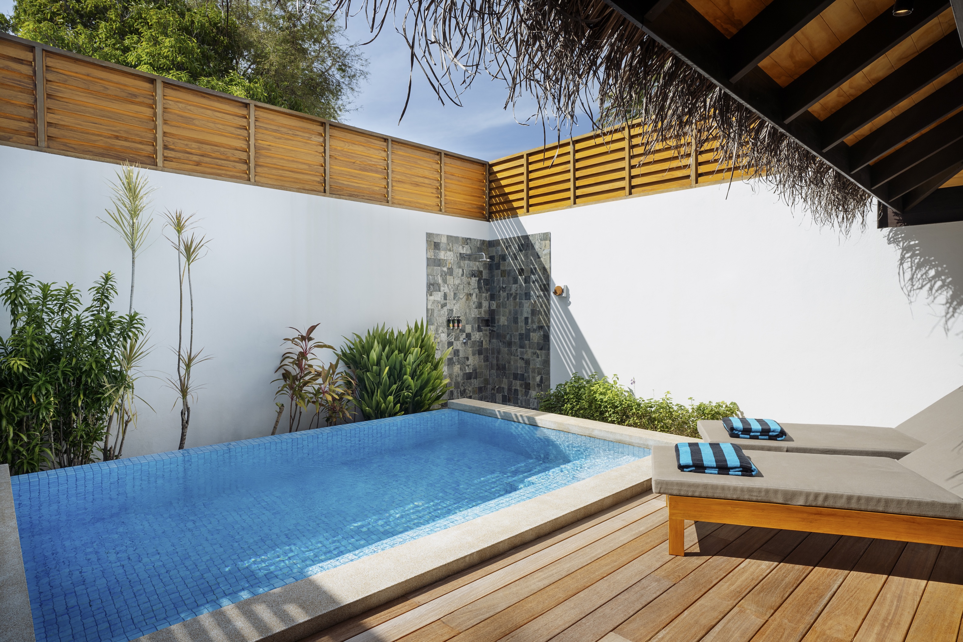 Niva Velassaru Maldives - Deluxe Villa with Pool View
